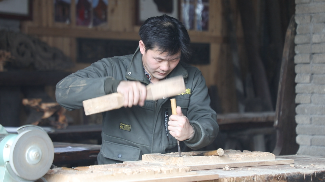 全国乡村工匠名师毛刘军：九疑木雕的守艺人