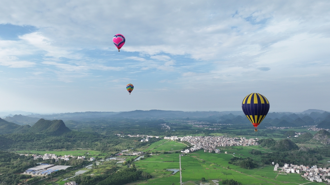 寧遠(yuǎn)：稻田與熱氣球奇妙邂逅  九嶷山再添新景