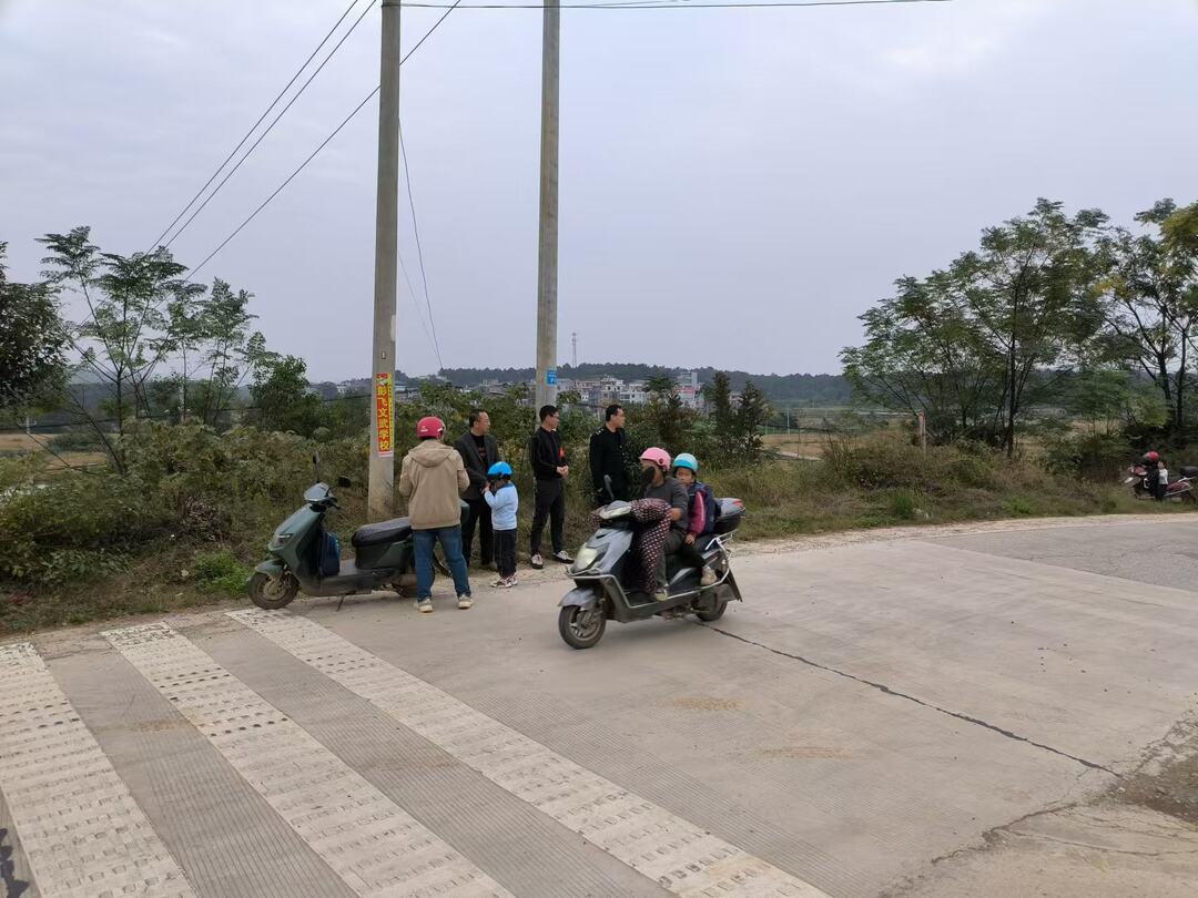 寧遠(yuǎn)：打好道路交通安全“組合拳”  筑牢道路交通“安全線”