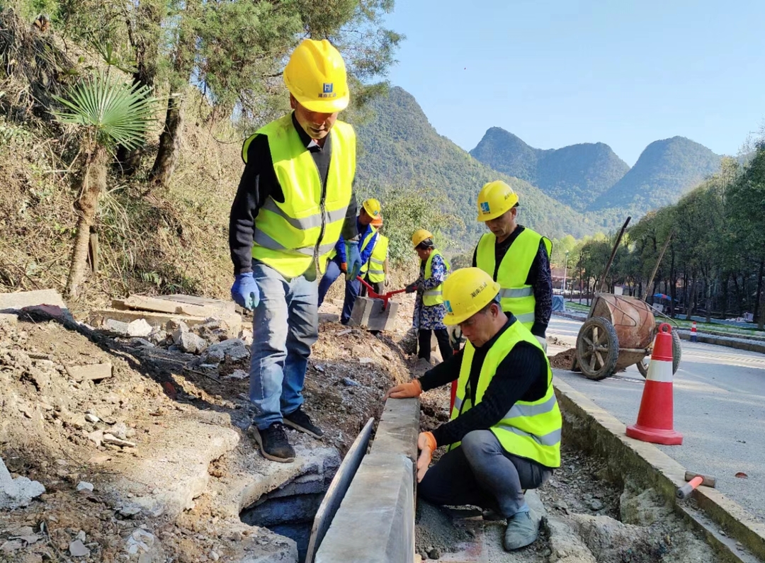 【九嶷山景区奋力冲刺AAAAA】宁远县交通运输局：旅游公路扩建按下“快捷键”  九嶷山冲刺国家5A级旅游景区再添新动能