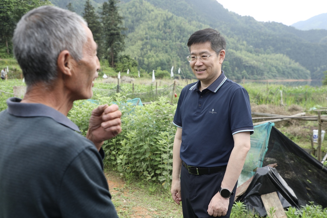 胡勇剛調(diào)研督導(dǎo)水上交通安全和防汛工作