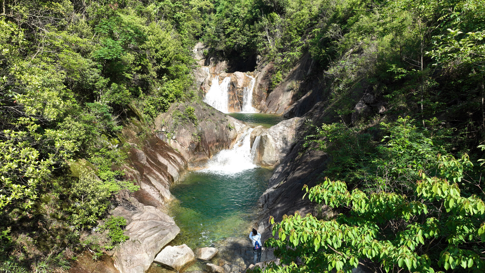 【九嶷山景區(qū)奮力沖刺AAAAA】寧遠(yuǎn)：九嶷山溪瀑成群生態(tài)美