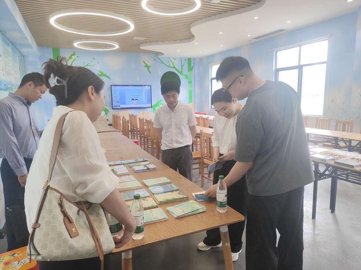 省科普基地績(jī)效評(píng)價(jià)專家組來寧遠(yuǎn)考察九嶷河濕地保護(hù)工作