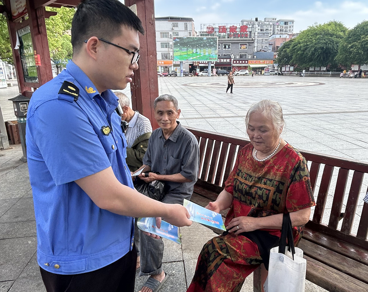 宁远文庙街道：多维度打响交通安全整治攻坚战