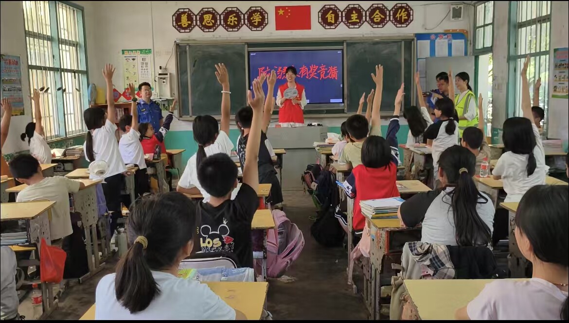 宁远冷水镇：防溺水宣讲进校园