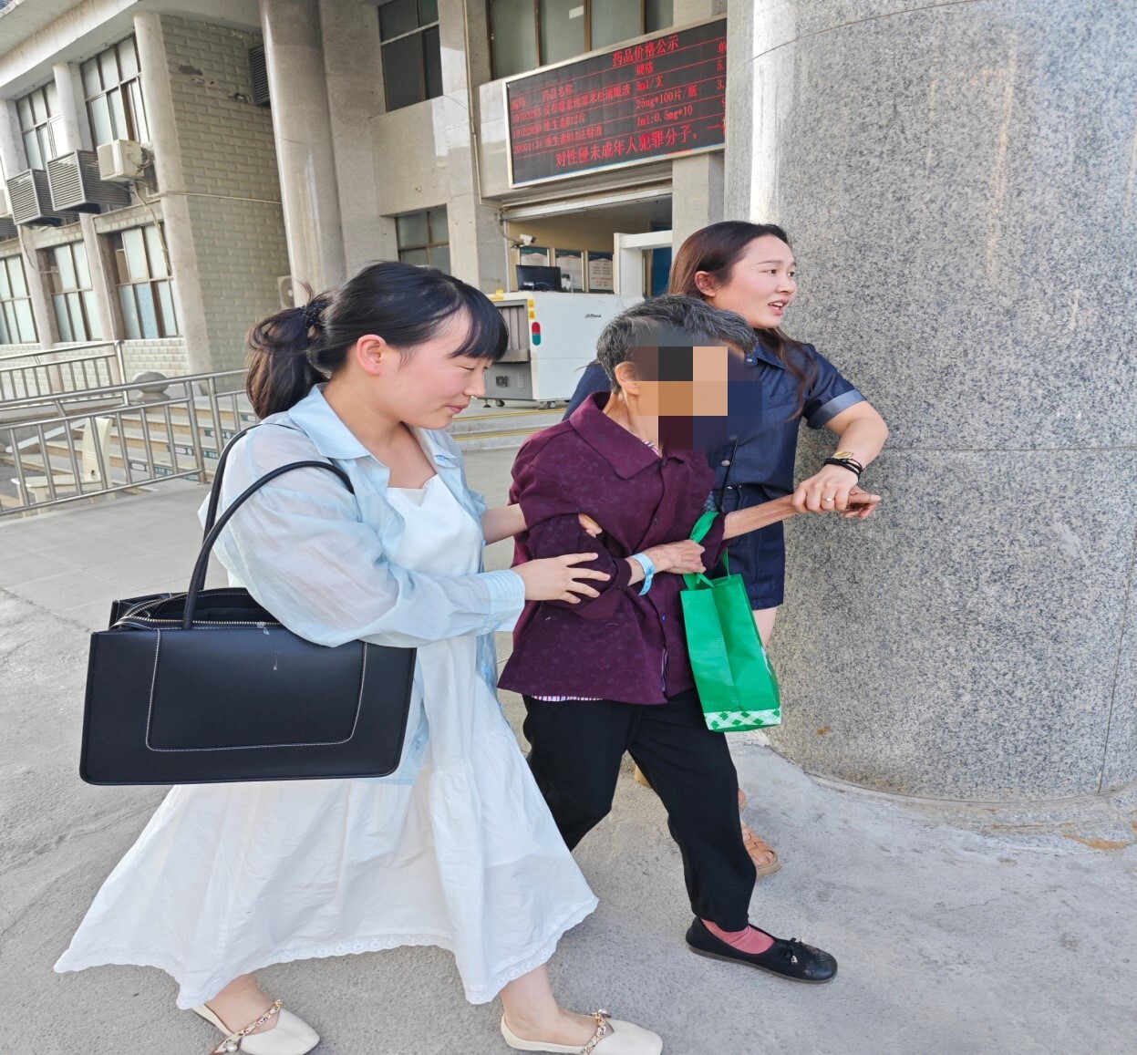 宁远县人民医院：用行动诠释医者仁心