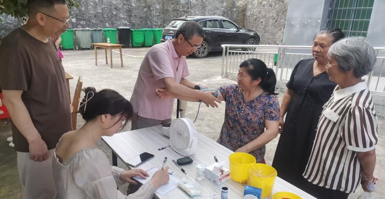 宁远：瑶乡送健康