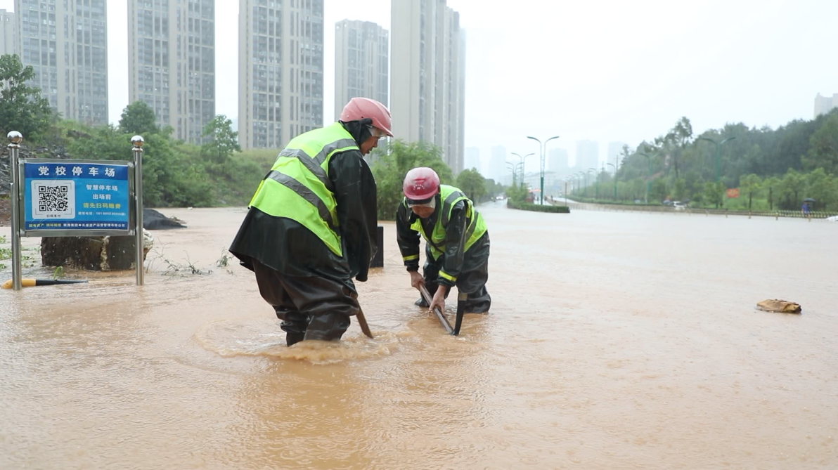 宁远：暴雨突袭  全员动员筑牢安全防线