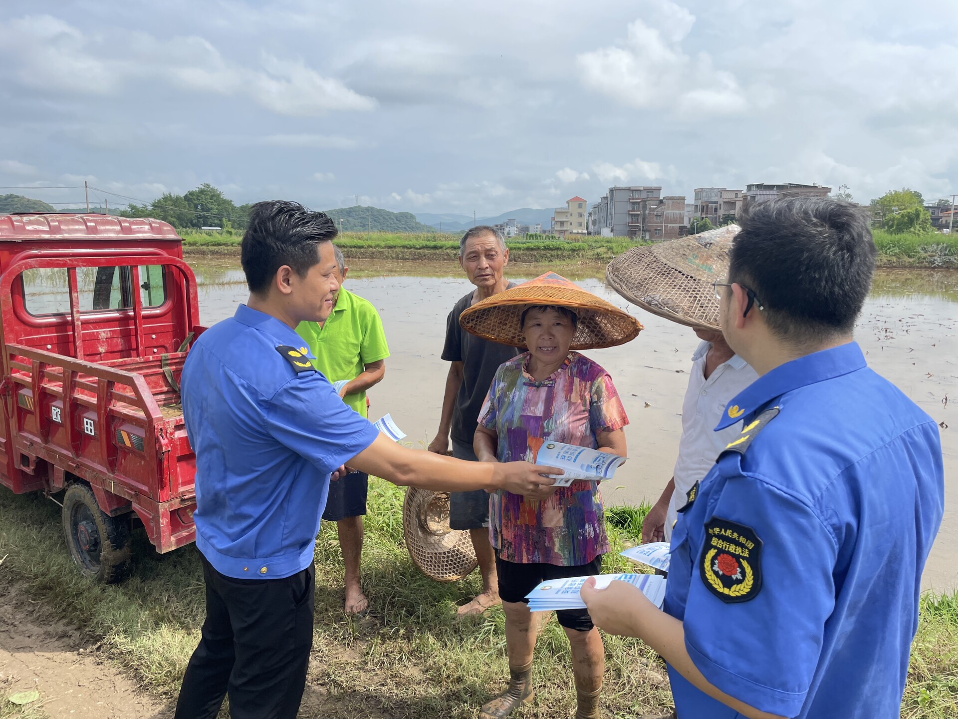宁远冷水镇：开展农用车安全驾驶宣传