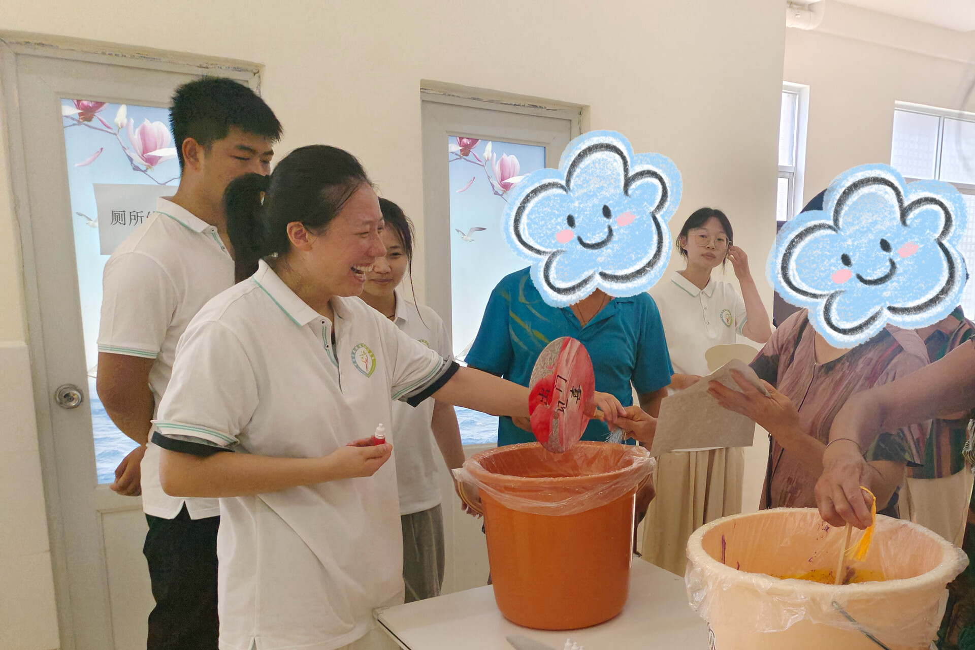 寧遠東溪街道：開展精神殘疾人手工康復活動