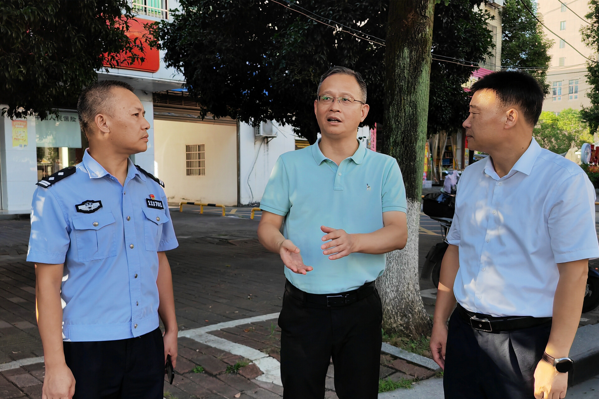 毛政調(diào)研城區(qū)道路交通安全工作
