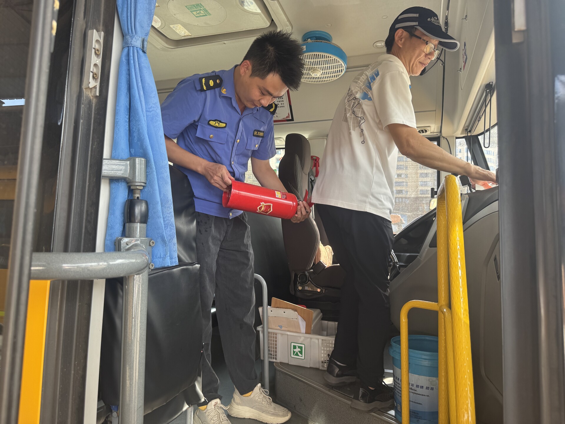 寧遠東溪街道：為校車“體檢”守護學生平安路