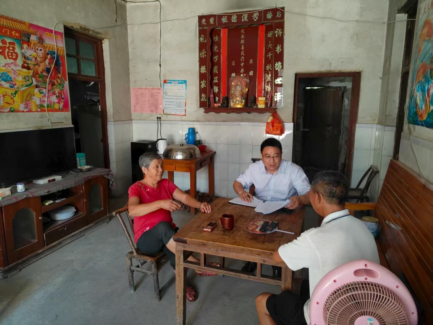 宁远鲤溪镇：入户走访暖民心