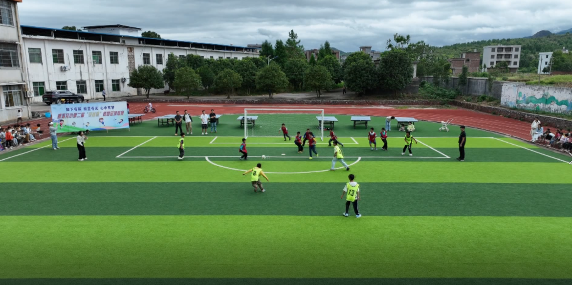宁远：鲤溪少年足球队为湘超加油