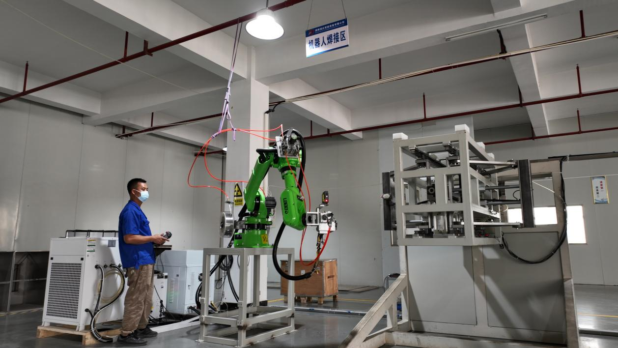 宁远：科技引领新型工业高质量发展