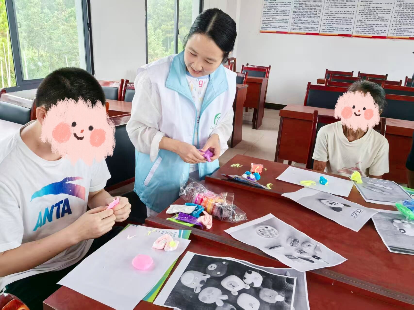 宁远鲤溪镇：指尖捏出“心”希望