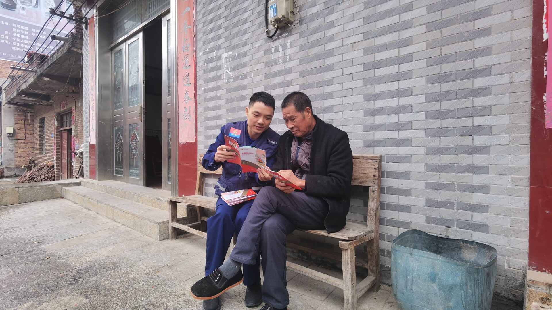 宁远县消防救援大队：“面对面”消防安全宣传进瑶乡
