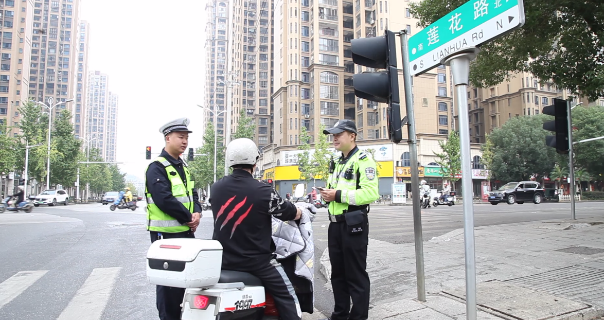 宁远交警：开展“一盔一带”专项整治行动