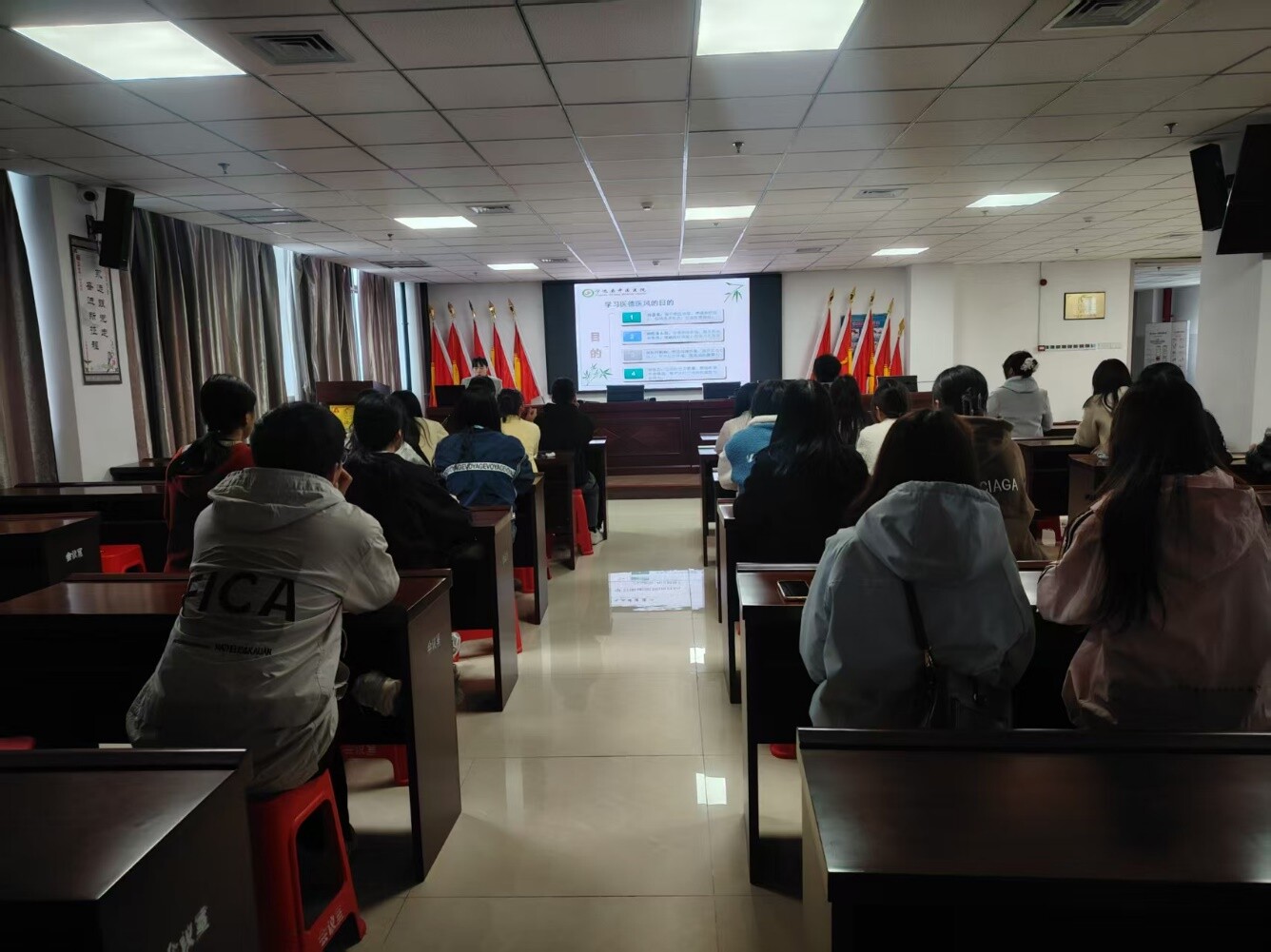 宁远县中医医院开展新入职员工医德医风培训