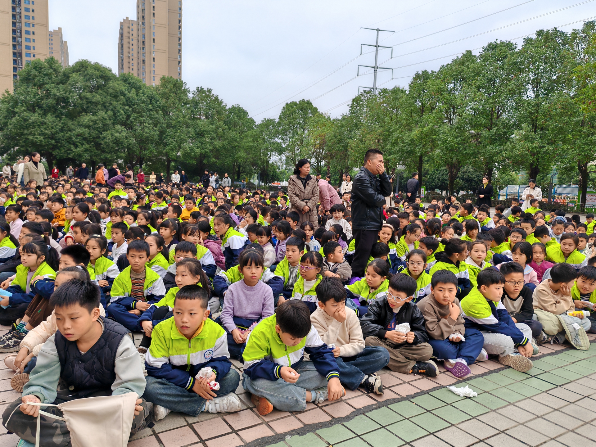 宁远县莲花小学联合消防大队开展消防演练