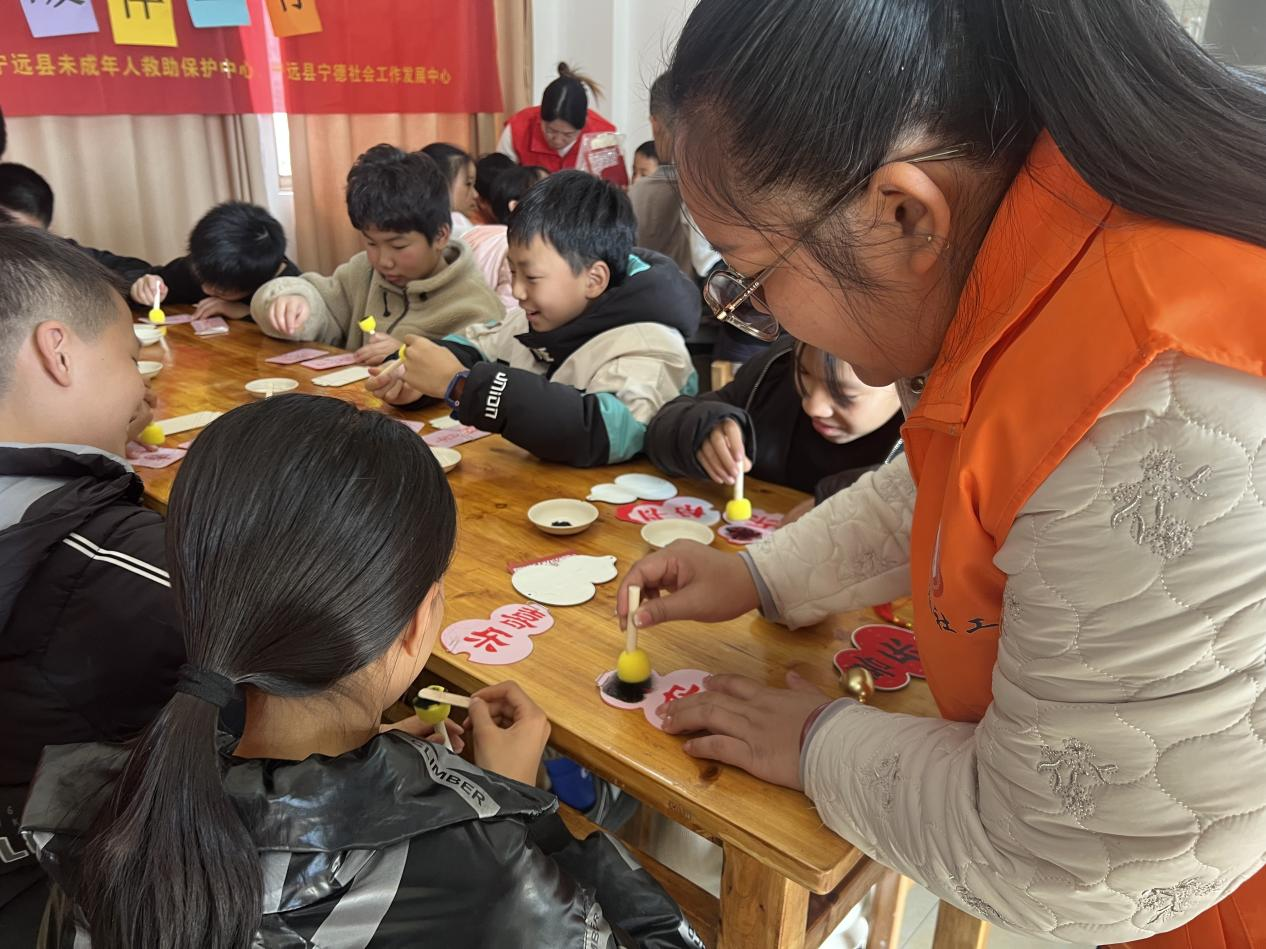 宁远民政局：关爱留守困境儿童·社工在行动