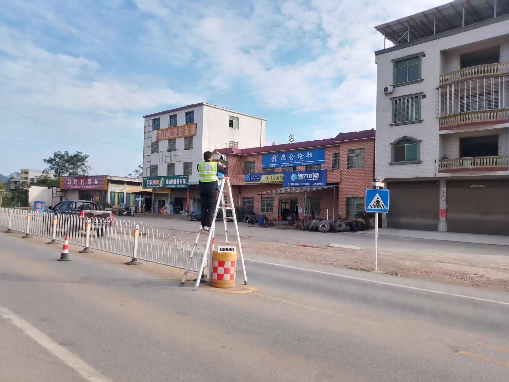 宁远冷水镇：以“硬设施”织密道路安全网