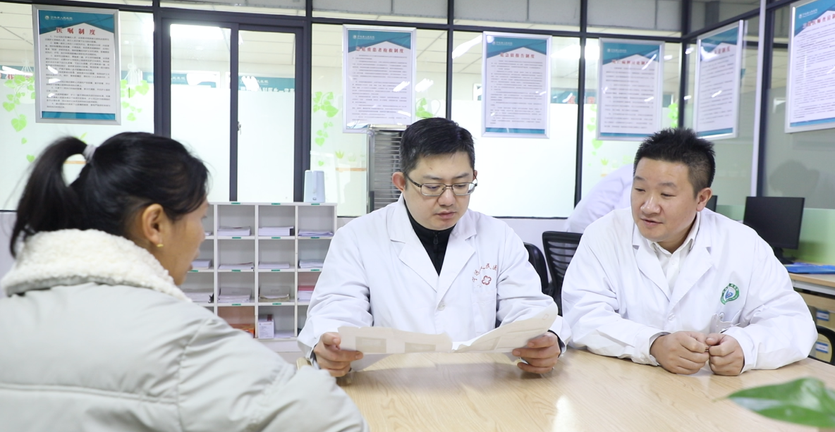 宁远县人民医院开展乳腺肿瘤义诊