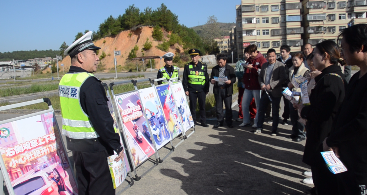 宁远交警：为驾校学员送上交通安全“必修课”