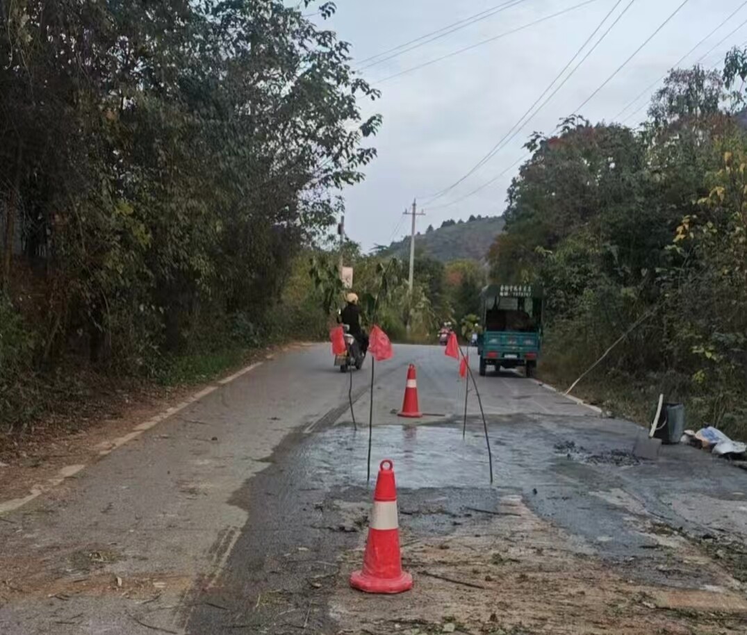 宁远东溪街道：织密道路“安全网”