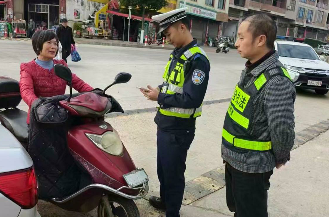 宁远县禾亭镇：“柔性引导+刚性管理”织密交通安全防护网