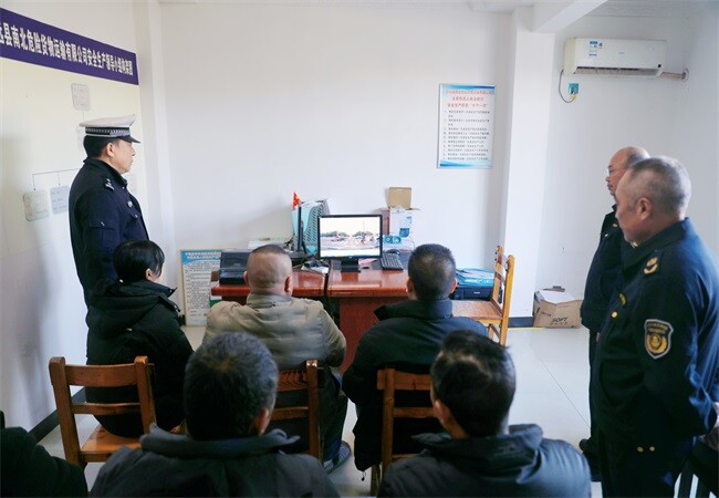 宁远：拧紧危化品运输“安全阀”