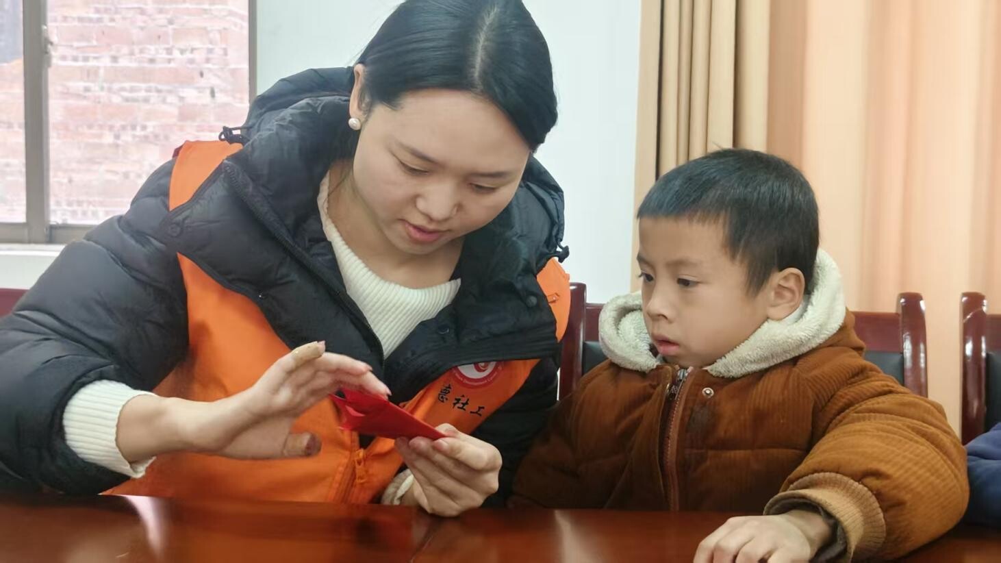 宁远：冬日暖心伴  童趣助成长