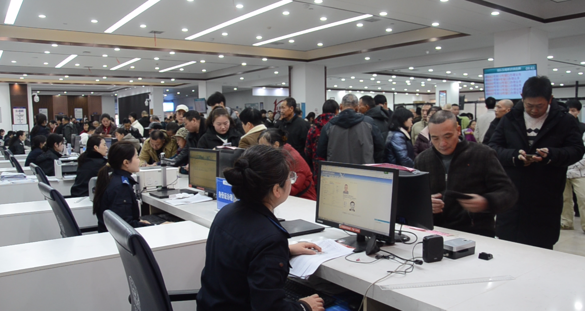 宁远县公安局： 暖心服务温暖春节返乡人员