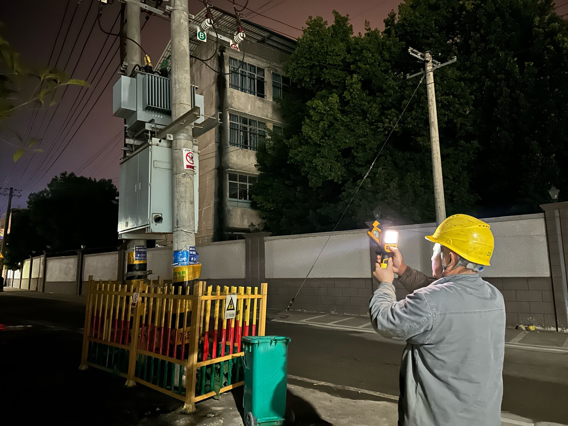 宁远电力：巡线测温除隐患 护航春节保供电