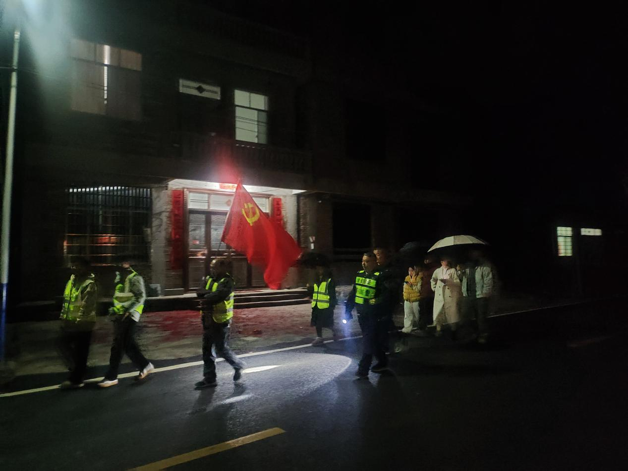 宁远县九疑瑶族乡：安全夜巡不打烊 点亮春夜平安灯