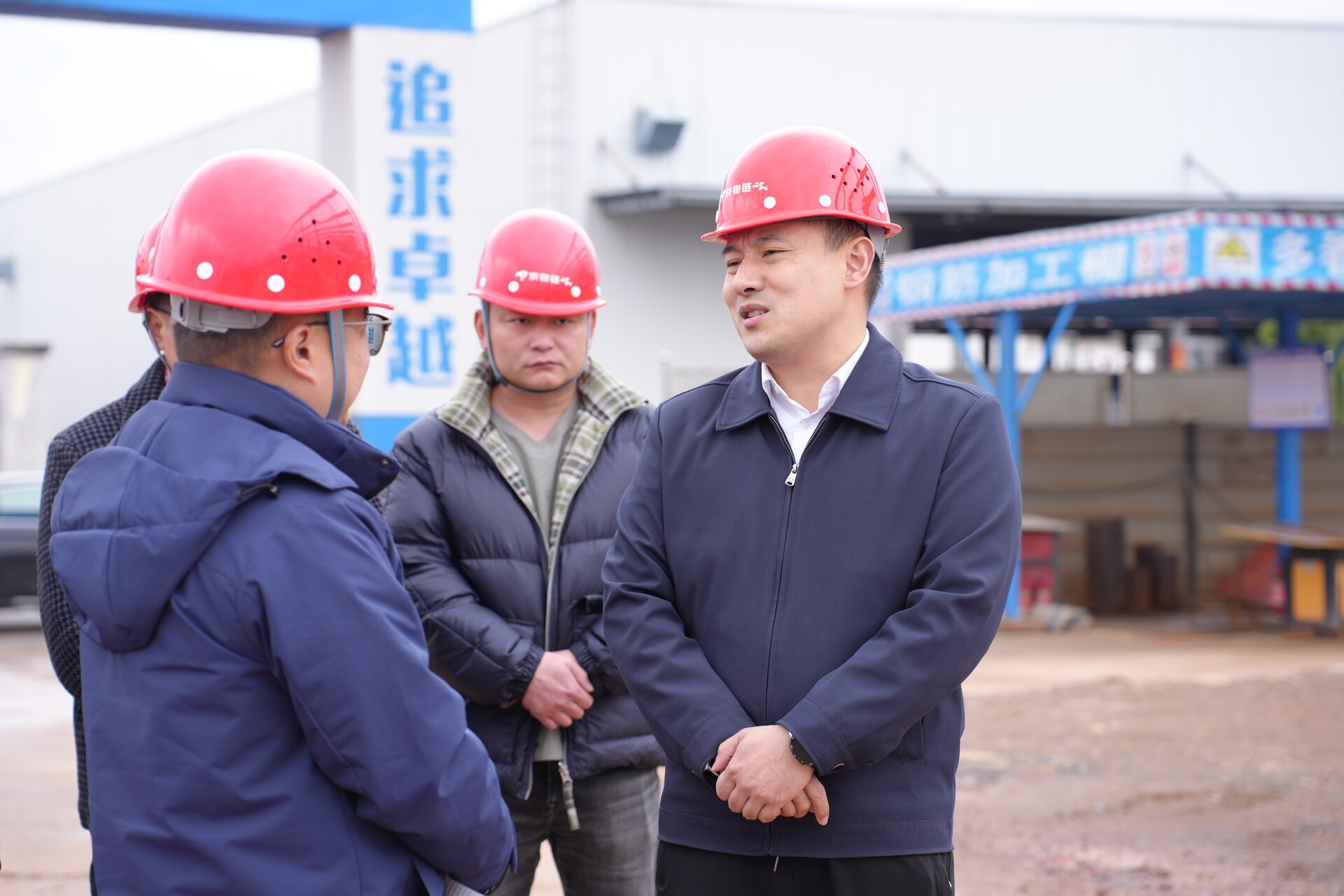 林亮亮调研重点项目建设和企业复工复产工作