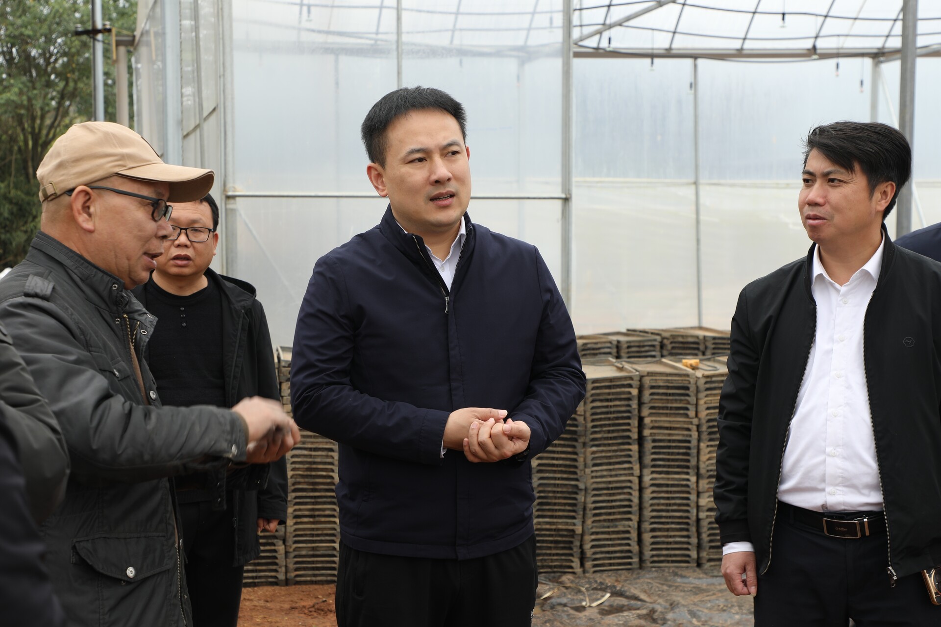 林亮亮调研春耕生产和农业产业工作