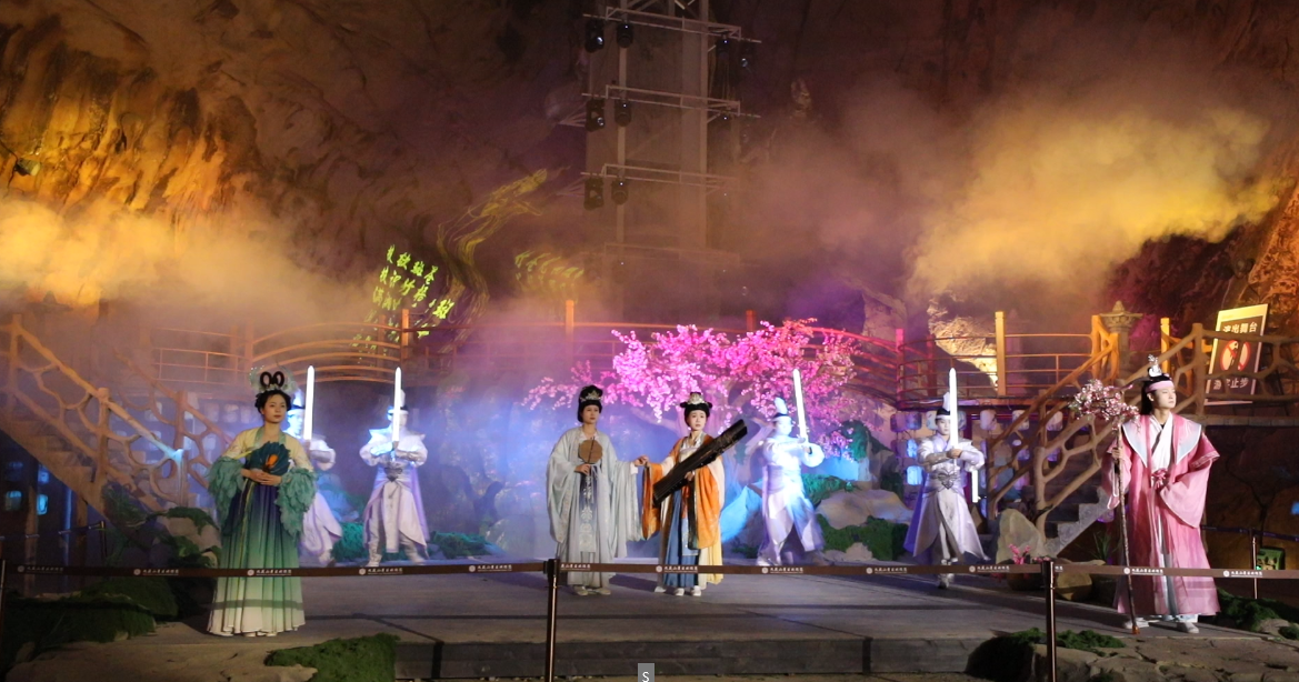 宁远：春日文旅热 紫霞岩游客旺