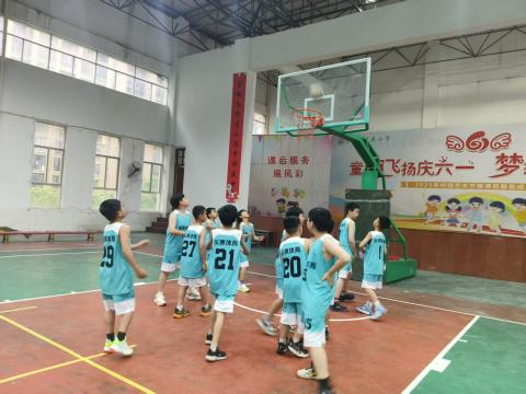 宁远县莲花小学：举行“青莲杯”男子篮球比赛