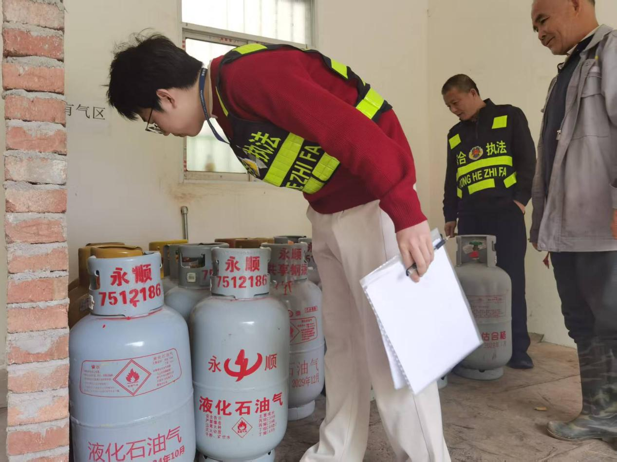 宁远县九疑瑶族乡：开展节前燃气安全检查