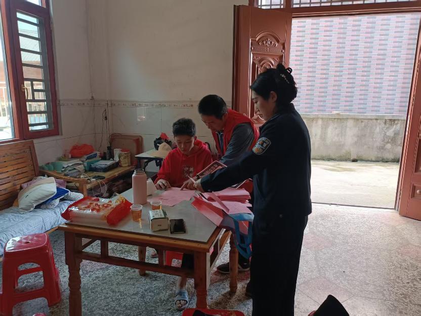 宁远县保安镇：“敲门+巡查”双管齐下  织密防溺水“安全网”