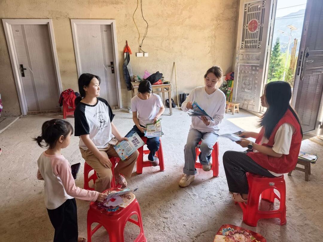 宁远县九疑瑶族乡：“志愿红”撑起防溺水“安全伞”