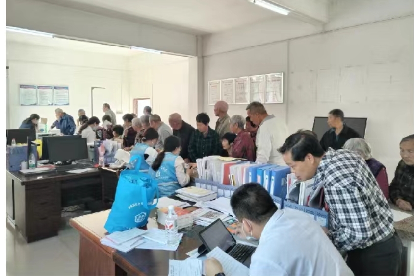 宁远县九疑瑶族乡：义诊“零距离”  情暖“银发”心