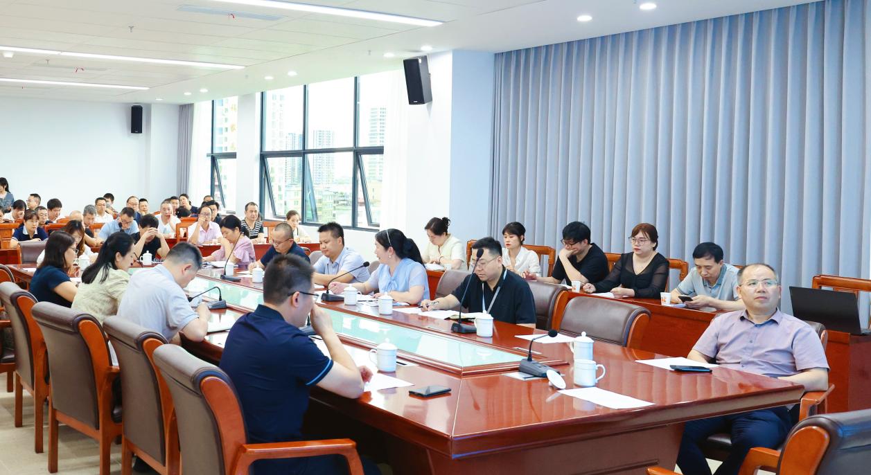 宁远县医共体总医院召开临床科主任工作交流会