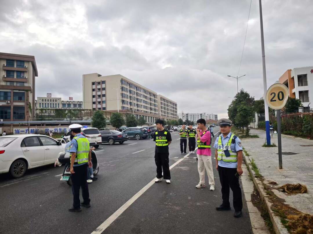 宁远县东溪街道：开展道路交通安全执法行动