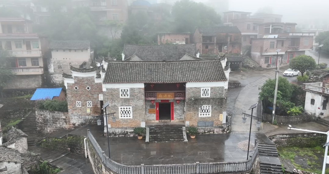 【美景不远·就在宁远】宁远：云雾绕古村 美景入画来