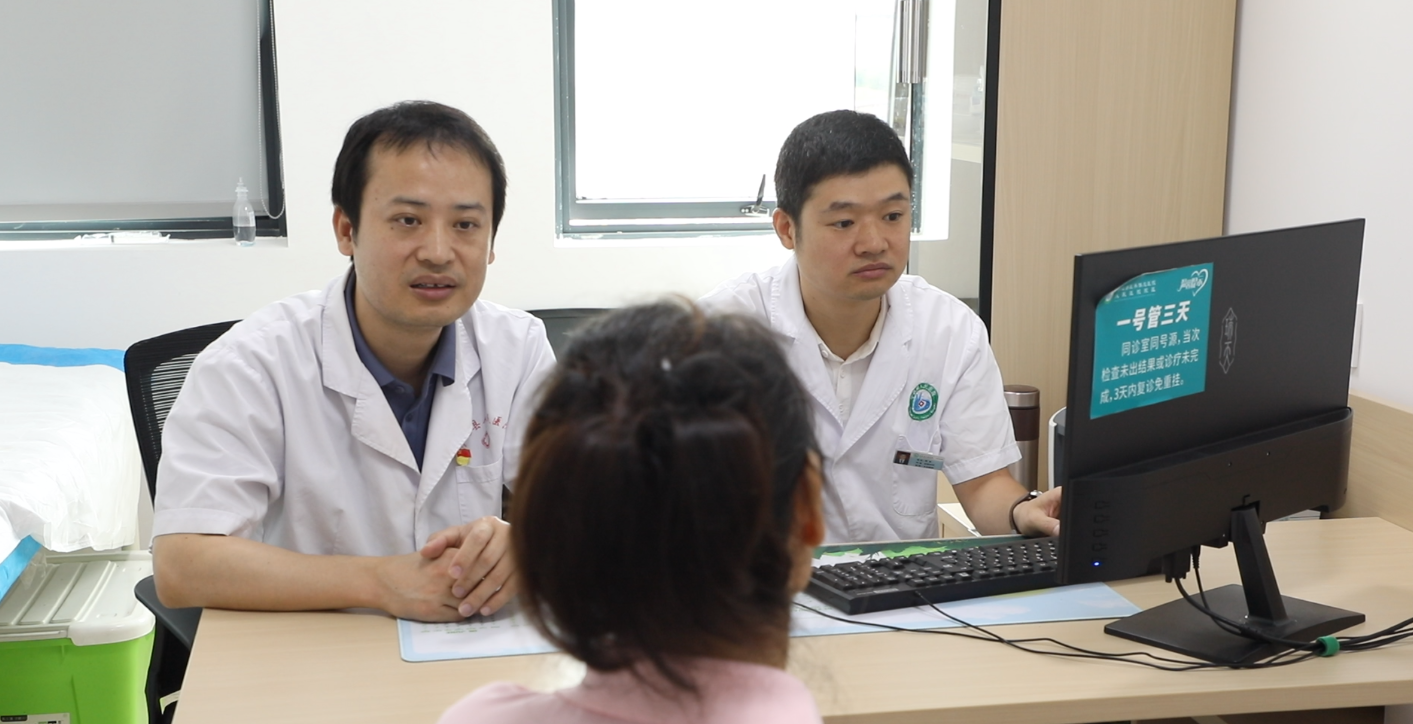 南华附二泌尿科团队每周六来宁远坐诊