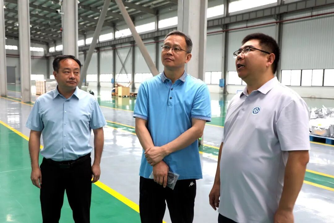 毛政调研园区发展工作