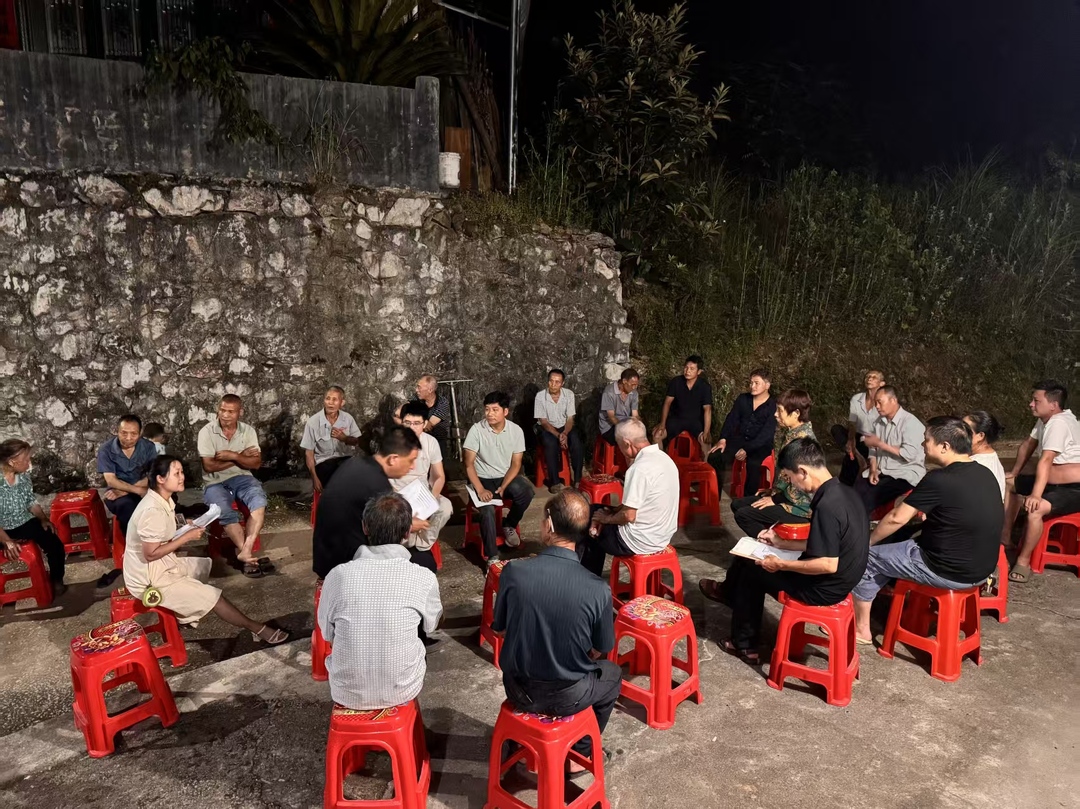 宁远县九疑瑶族乡：“连心谈”夜话暖民心