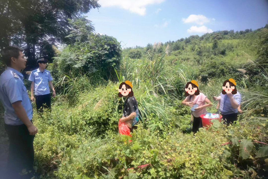 宁远公安救助三名采蘑菇迷路群众